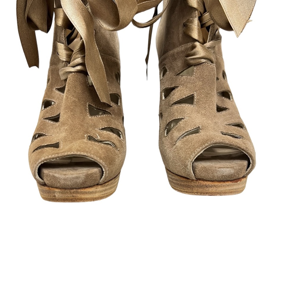 Stuart Weitzman Suede lace up Upstart peep toe heeled women’s boots 7 - Picture 3 of 10